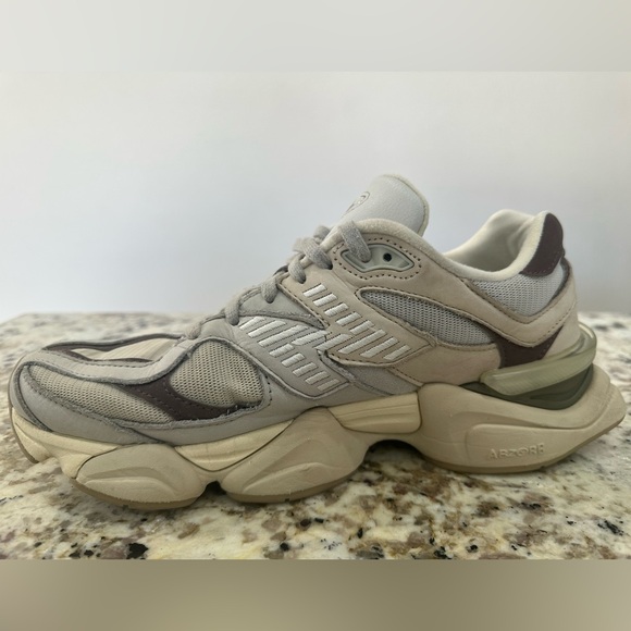 New Balance 9060 - Picture 10 of 11